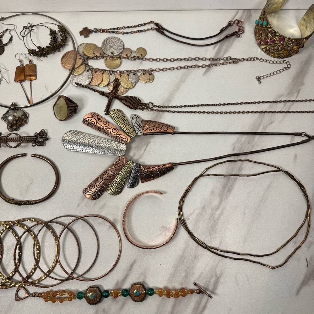 33 Piece COPPER JEWELRY BUNDLE Necklaces-Bracelets-Earrings-Rings Multi Tone - Picture 12 of 12